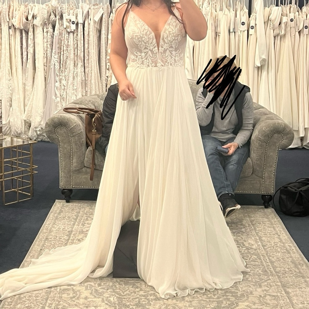 Essence of Australia bridal gown NWT